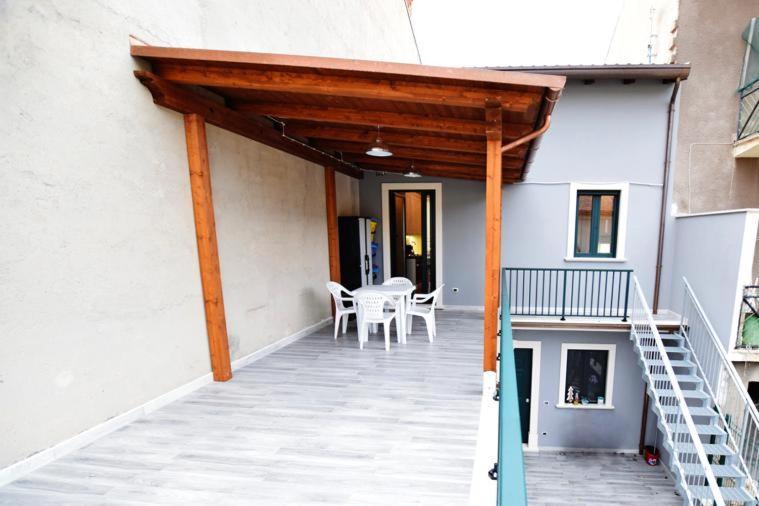 ...Ecche Se Dorme Bed & Breakfast Castelvecchio Subequo Exterior photo